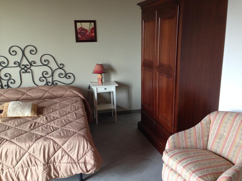 Trofarello Agriturismo Fruttirossi חדר תמונה